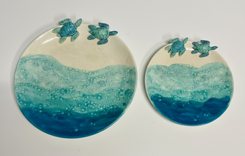 Piatto nuotando verso l'orizzonte